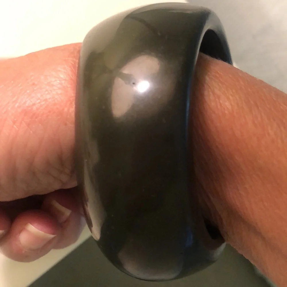 Banana Republic vintage Resin chocolate brown bangle bracelet